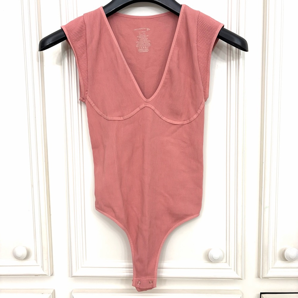 Intimately by Free People Women Ribbed Sleeveless Pink Thong Bodysuit SZ Med/Lg
